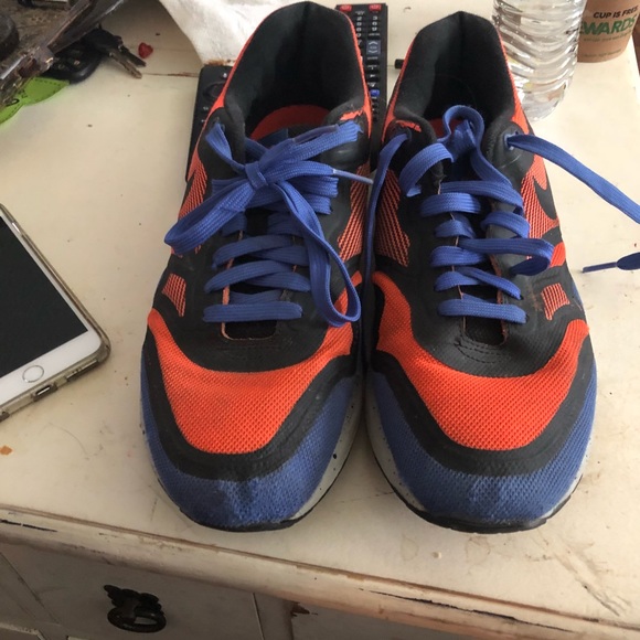 Nike’s - Picture 2 of 5